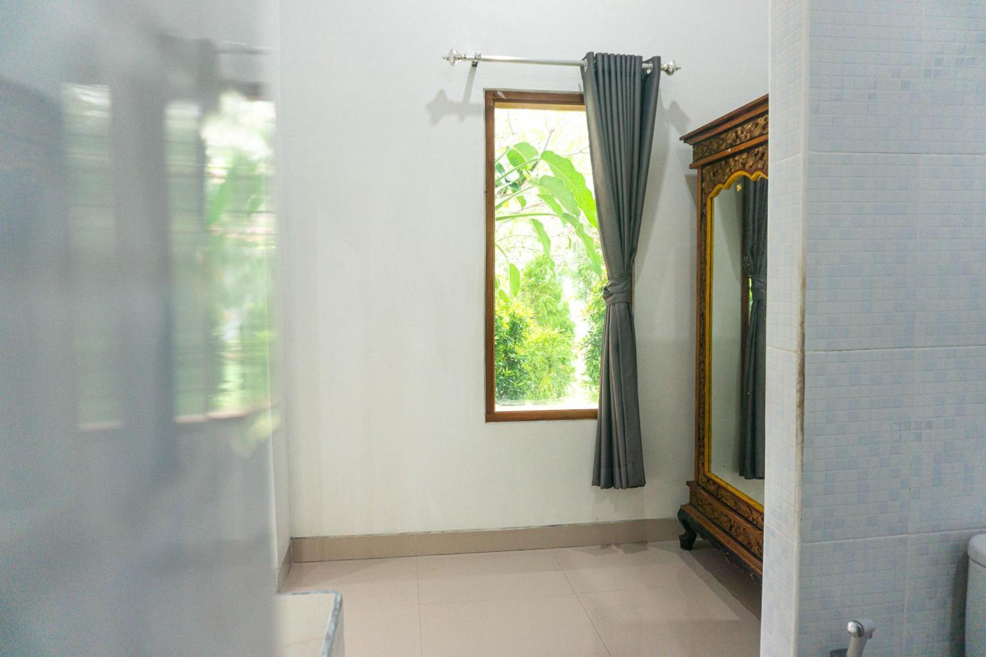 Srinadi Guest House Lovina Eksteriør billede